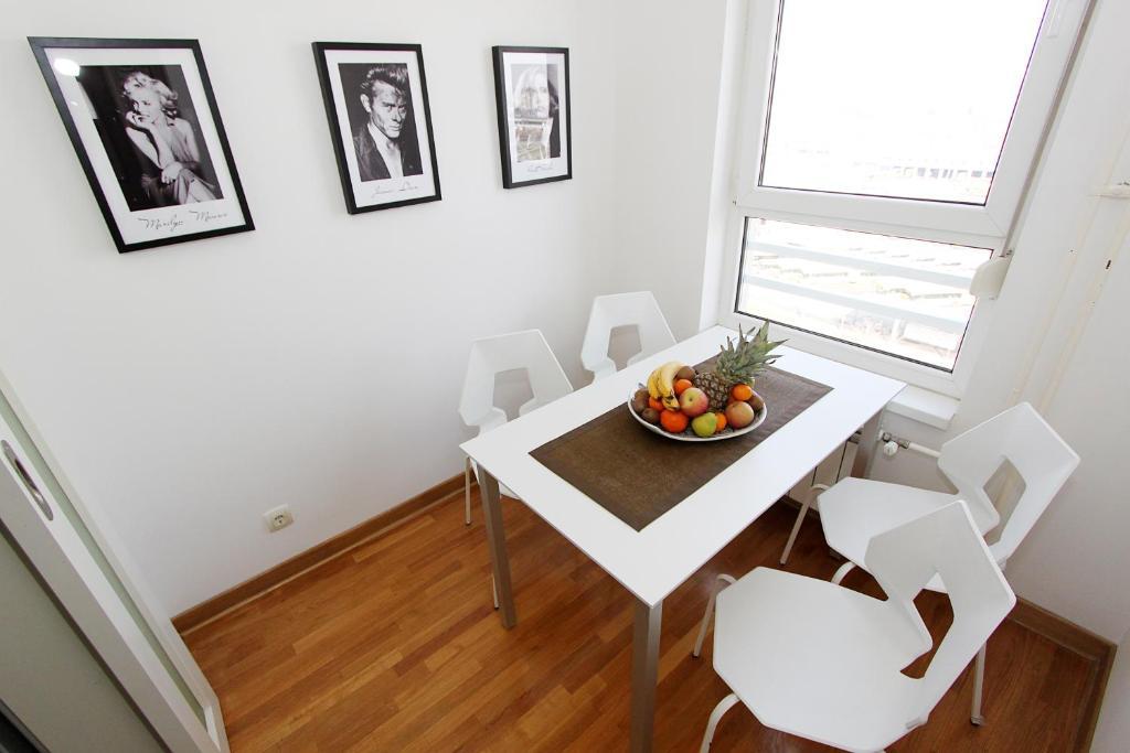 New Belgrade Apartments, Parking 5 Eur Per Day Pokoj fotografie
